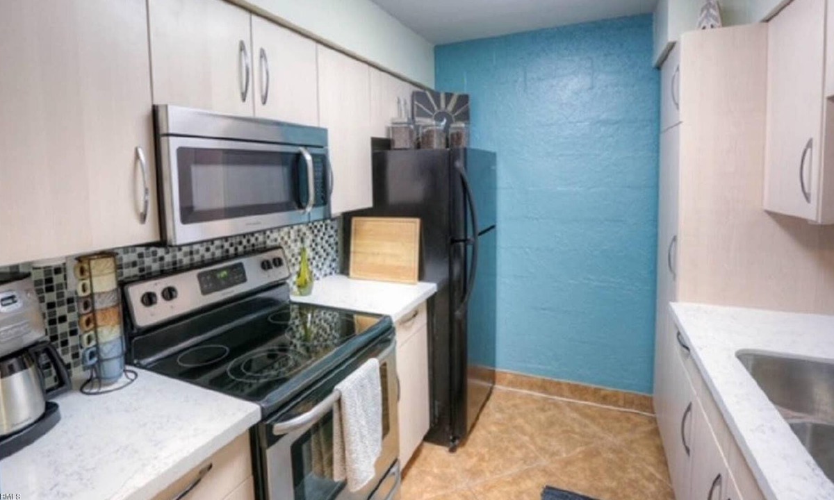 Entertainment District Condo | 1 BR w/ parking - 5 Minute Drive to Old Town! (on First Floor)