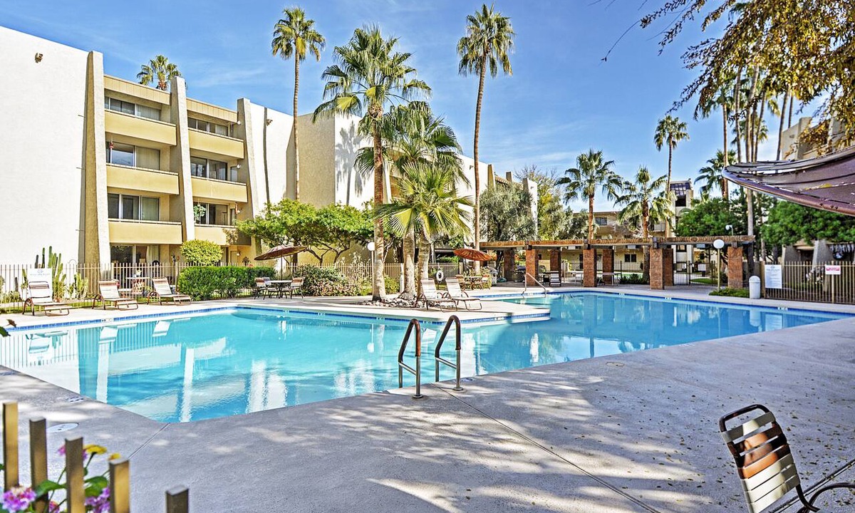 South Scottsdale Condo | < 1 Mi to Old Town! Couples Haven w/Pool Access
