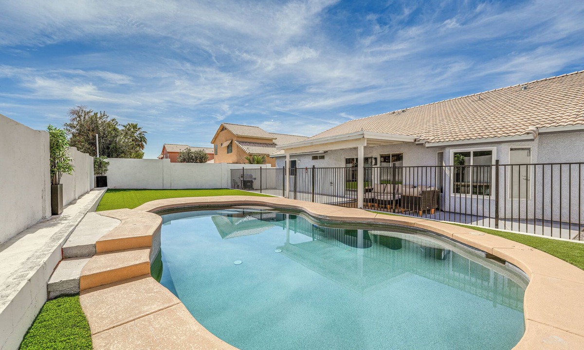 Maryvale House | < 1 Mi to Talking Stick Amp! Family Escape w/Pool