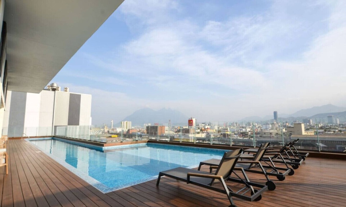 Monterrey Apartment | 1 Queen, 2 Sofa Beds, WiFi, Gym, Pool – Sleeps 5