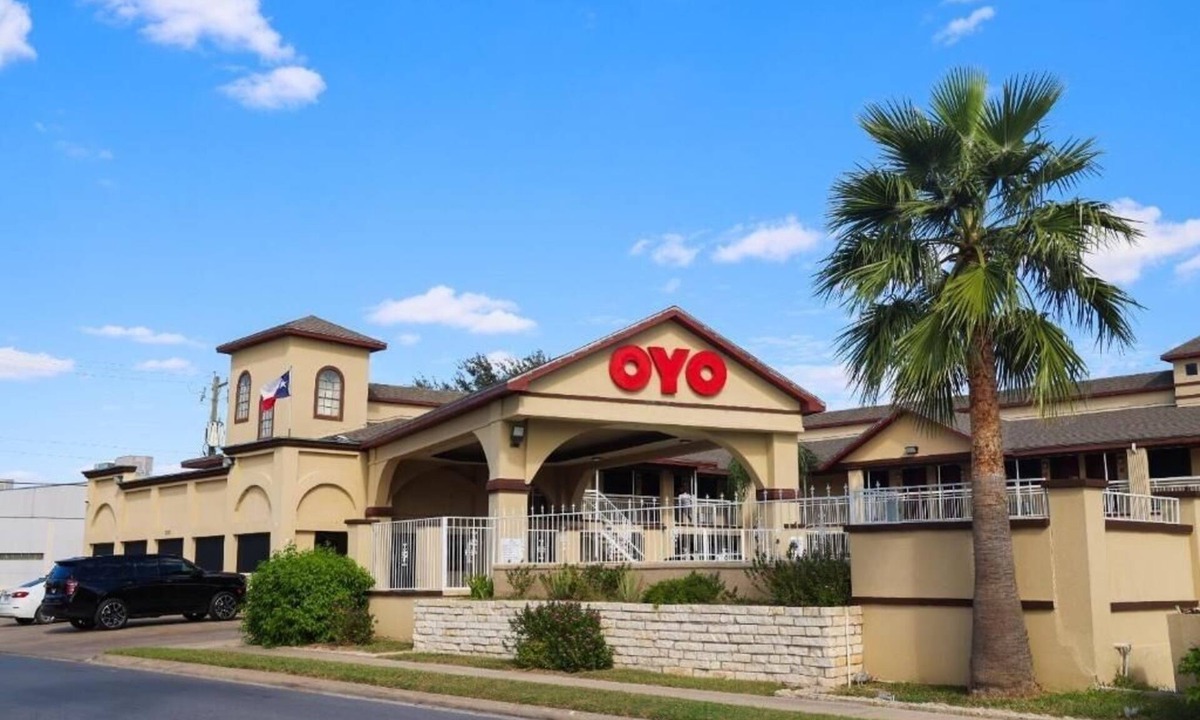 McAllen Hotel | 1 Unit Family Getaway 2 Queen Beds, Cozy Pool & Free Parking