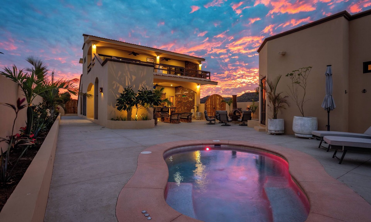 Buenavista House | 100m from Beach - Perfect retreat to relax. Beachfront community - Private Pool
