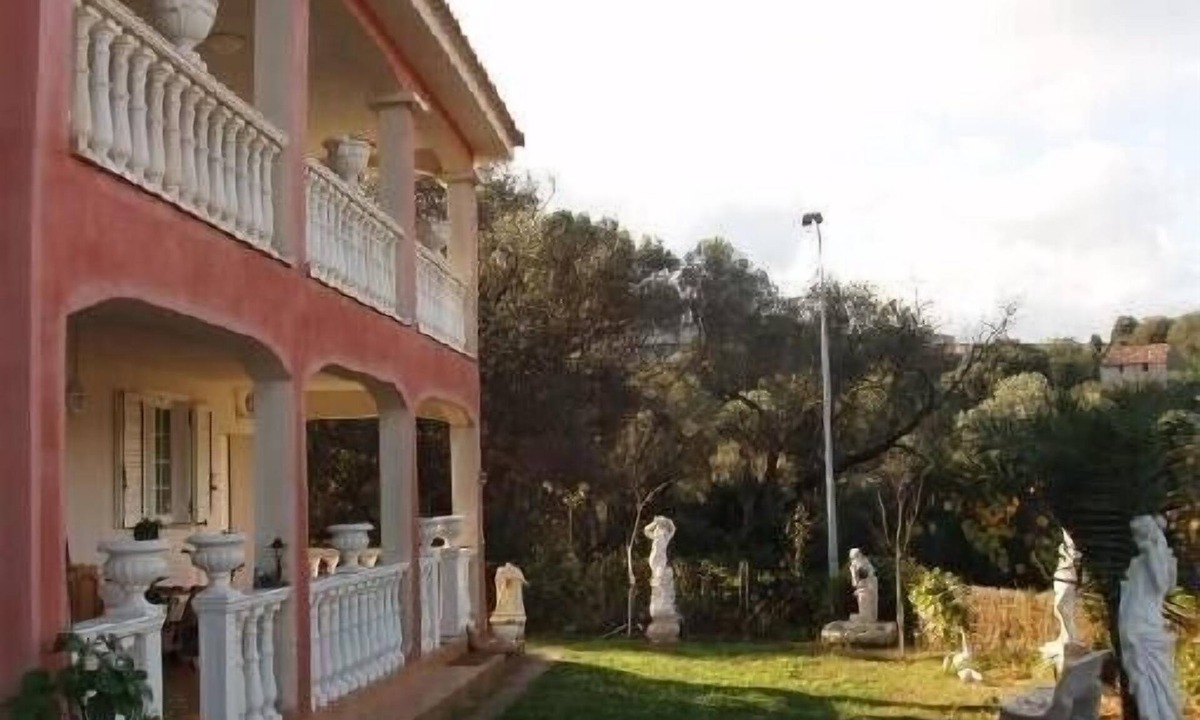 Porto-Vecchio Apartment | 100m from downtown and the stores, 300m from the beach and the marina