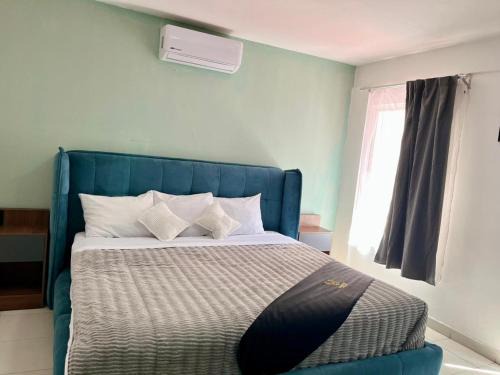 Leon Apartment | 11 VENATOR House Boutique