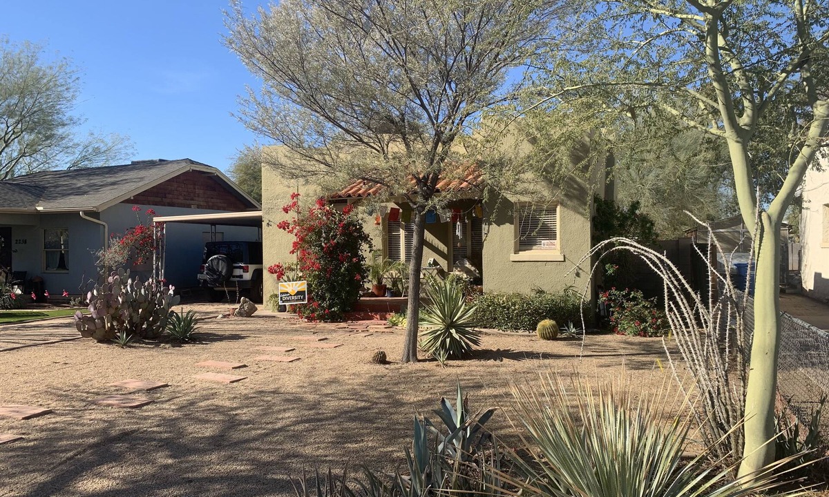 Coronado House | 1920's bungalow in Coronado District. Minutes to DTWN, cafes, arts & events!