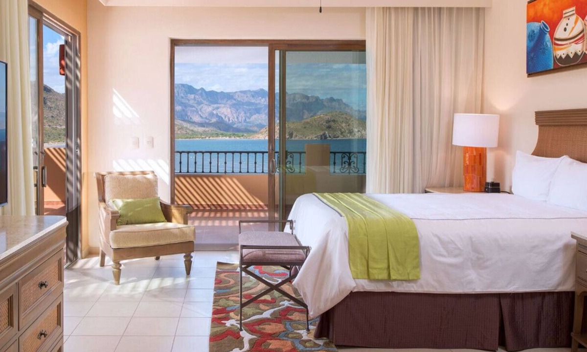 Loreto Resort | 1BR Elite/Penthouse Suite in Loreto-Views & Private Patio 2-4BR also available