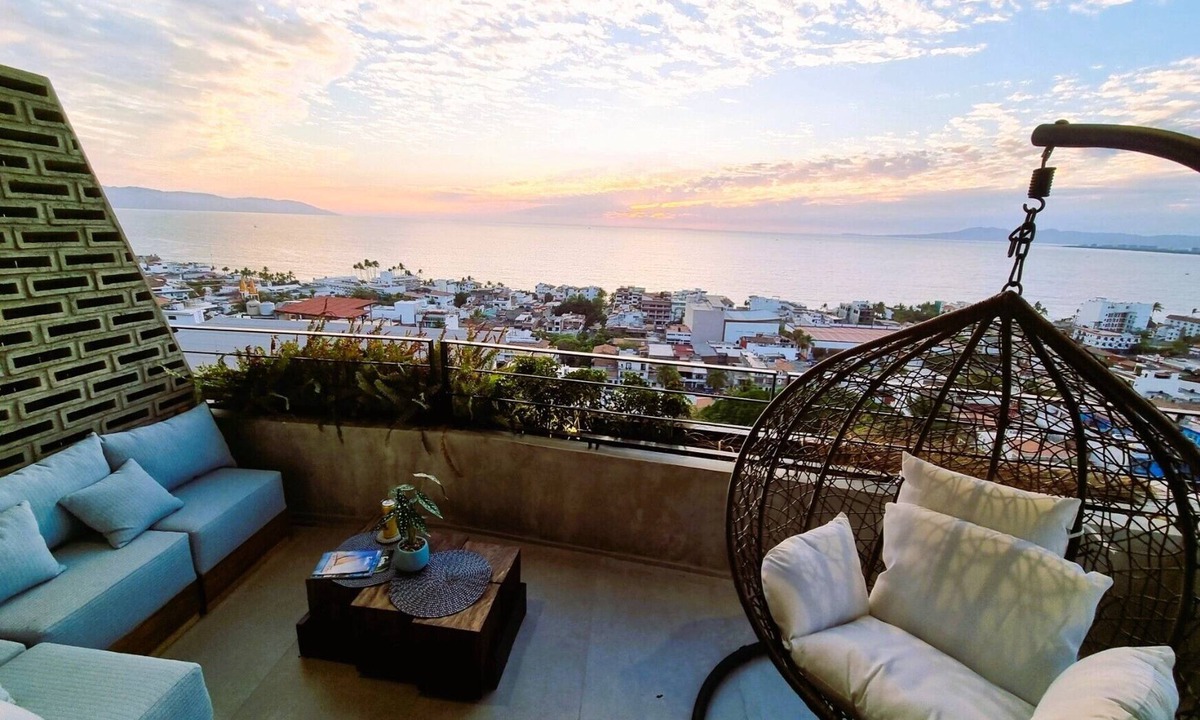 Lazaro Cardenas Apartment | 2 BD getaway with amazing views