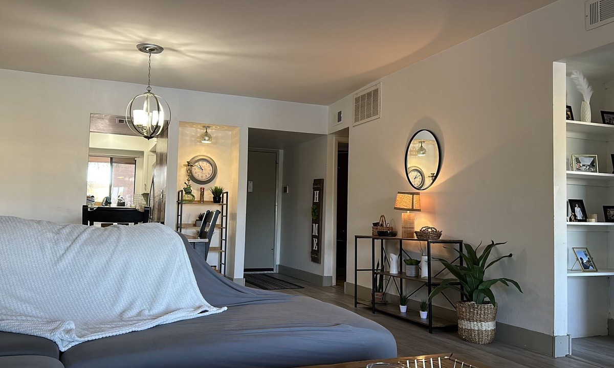 Lake Biltmore Village Condo | 2 Bed 2 Bath Super Bowl/Waste Management