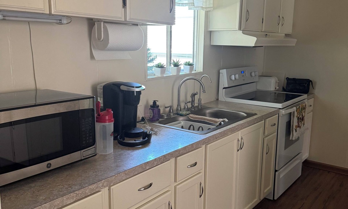 Llano Grande House | 2 bedroom/2 bathroom, quiet retirement setting. 55 + Pool. Weekly/monthly rates