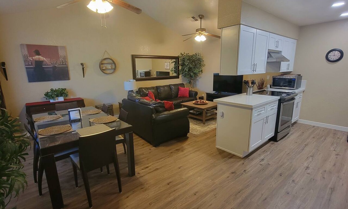 Apache Junction Condo | 2 Bedroom Condo-Mountain Views-Heated Pool