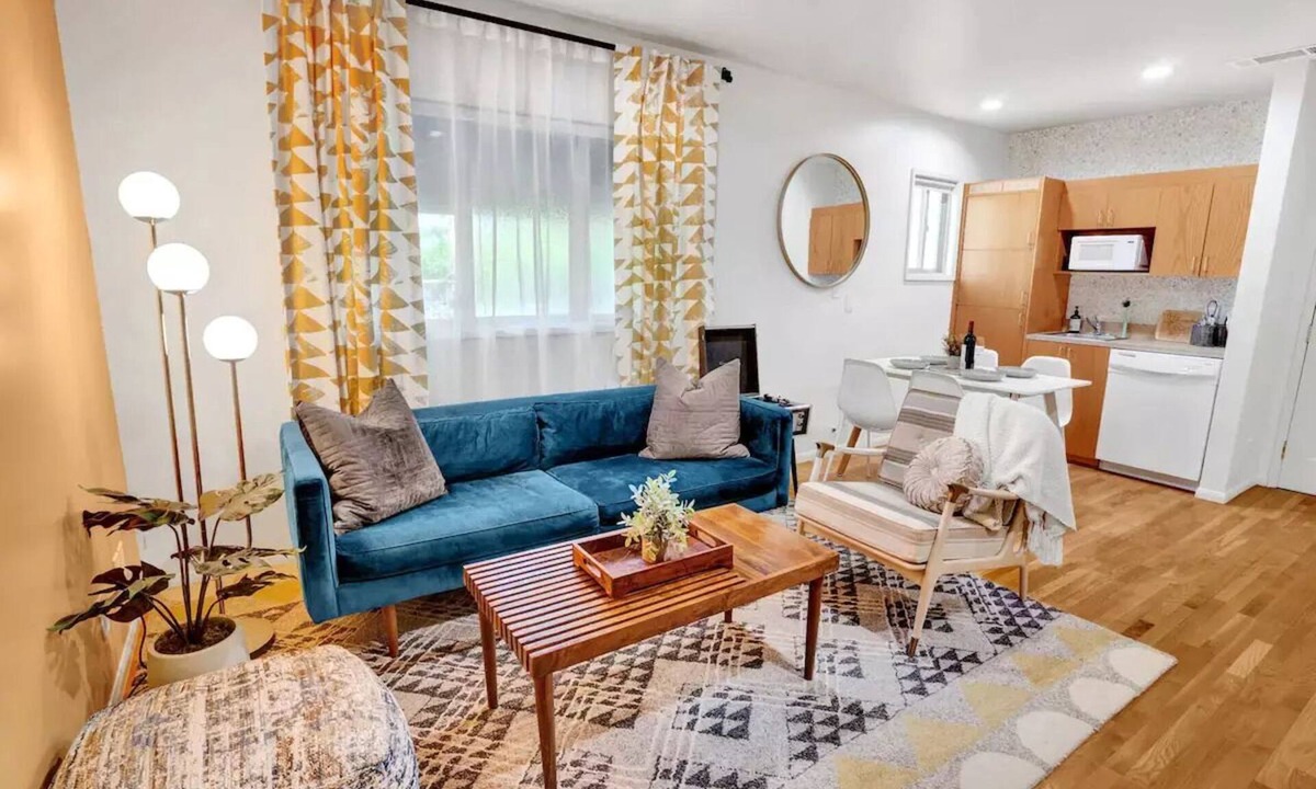 Los Altos House | 2 Bedroom Unit by Long Beach Airport-KING Bed-W/D-Between Universal/Disneyland