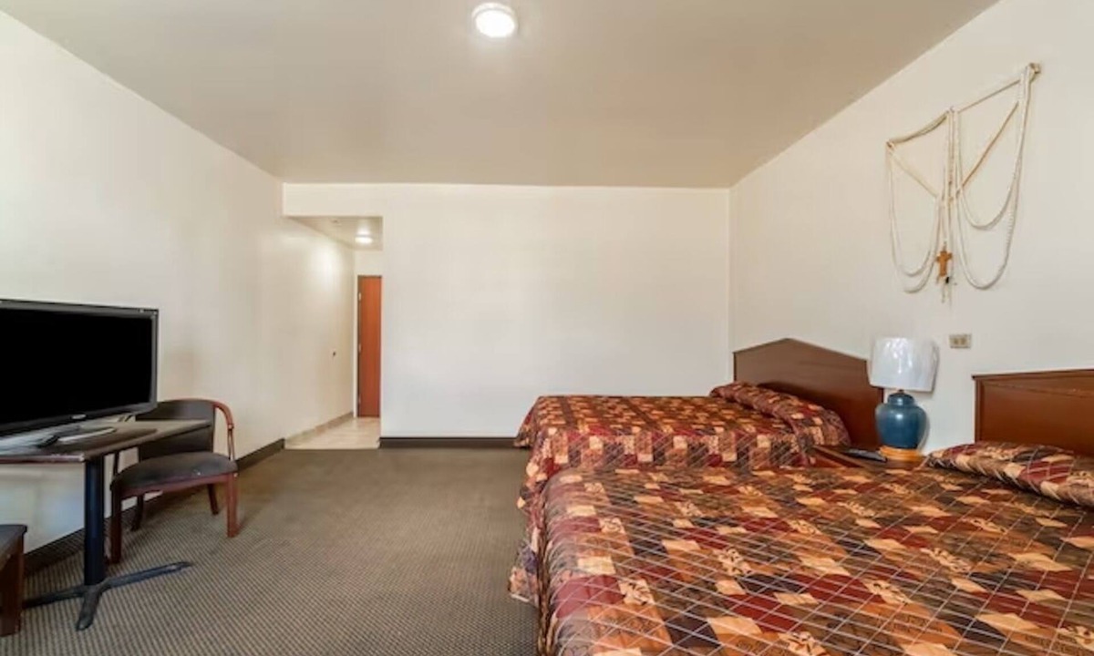 Brownsville Hotel | 2 Group-Friendly Rooms near Brownsville Museum of Fine Art