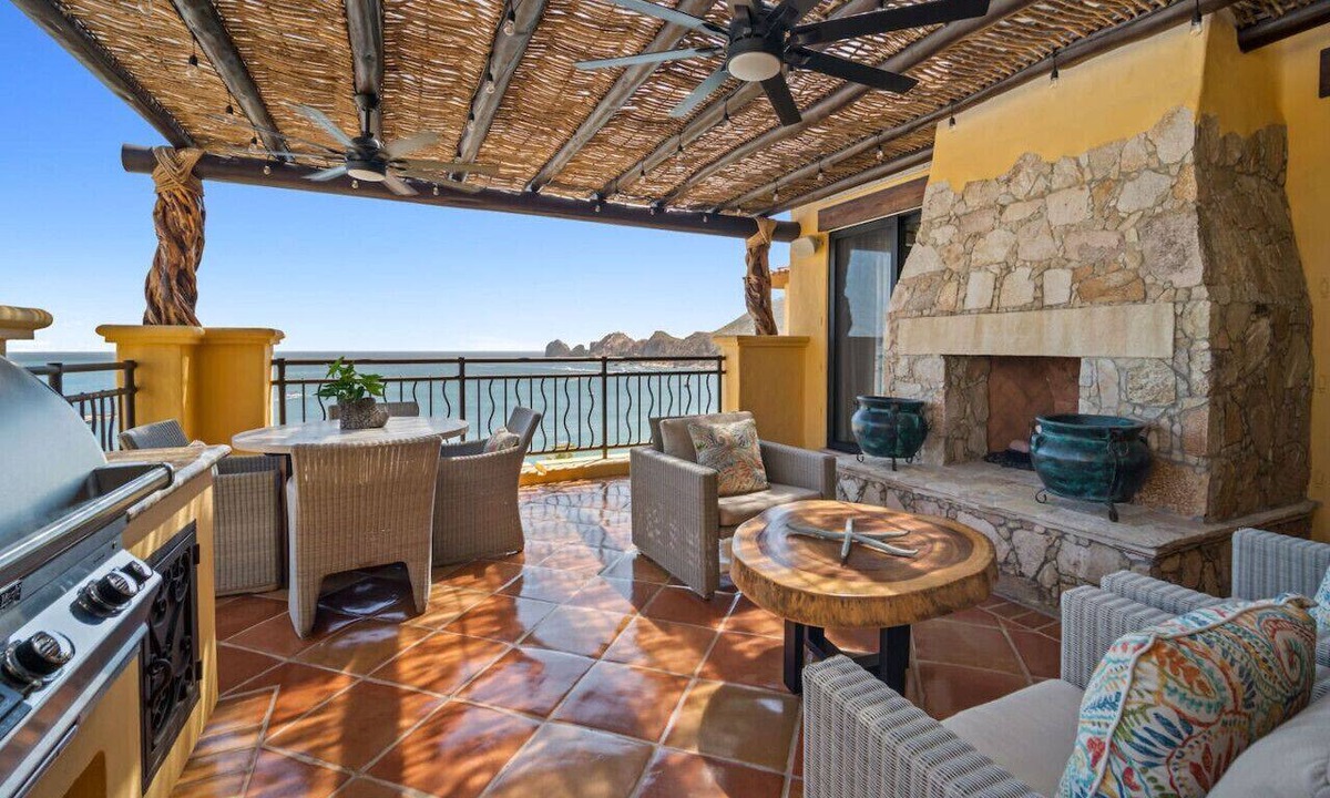El Medano Ejidal Condo | 2-level Penthouse, Hacienda, Beachfront, 4 Kings