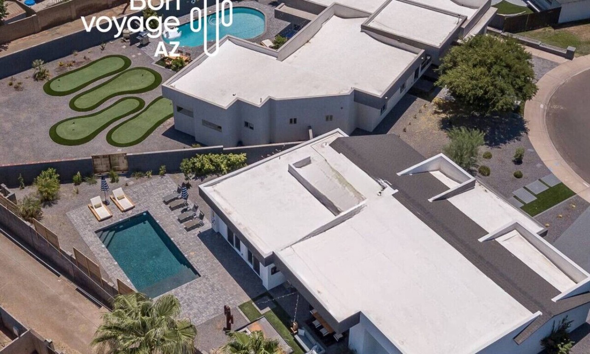 Cox Heights House | 2 Luxury Homes | 2 Pools | Sleeps 20 Near Old Town