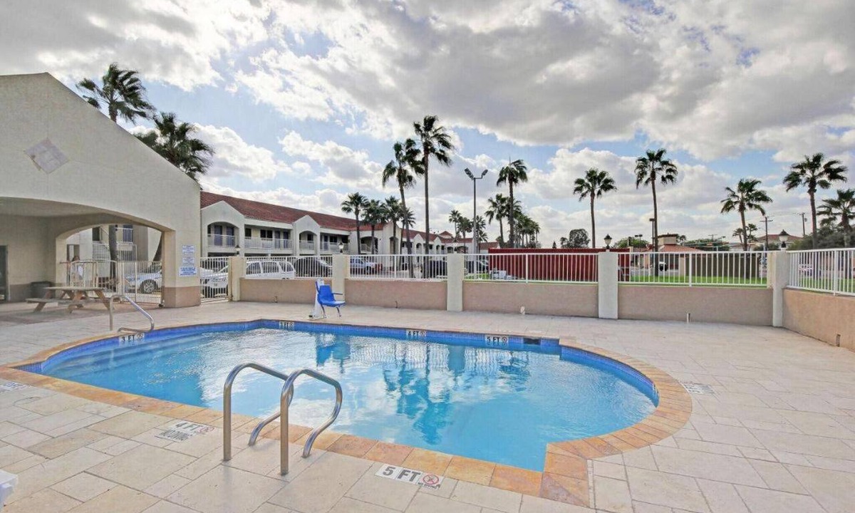 Edinburg Apartment | 2 Queen Beds|Nsmk, Kitchen