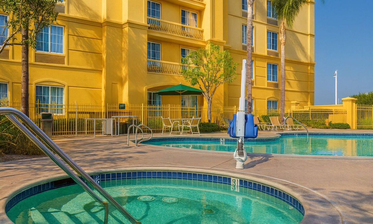 Guasti Hotel | 2 x 2 Double Beds at La Quinta Inn & Suites by Wyndham Ontario Airport