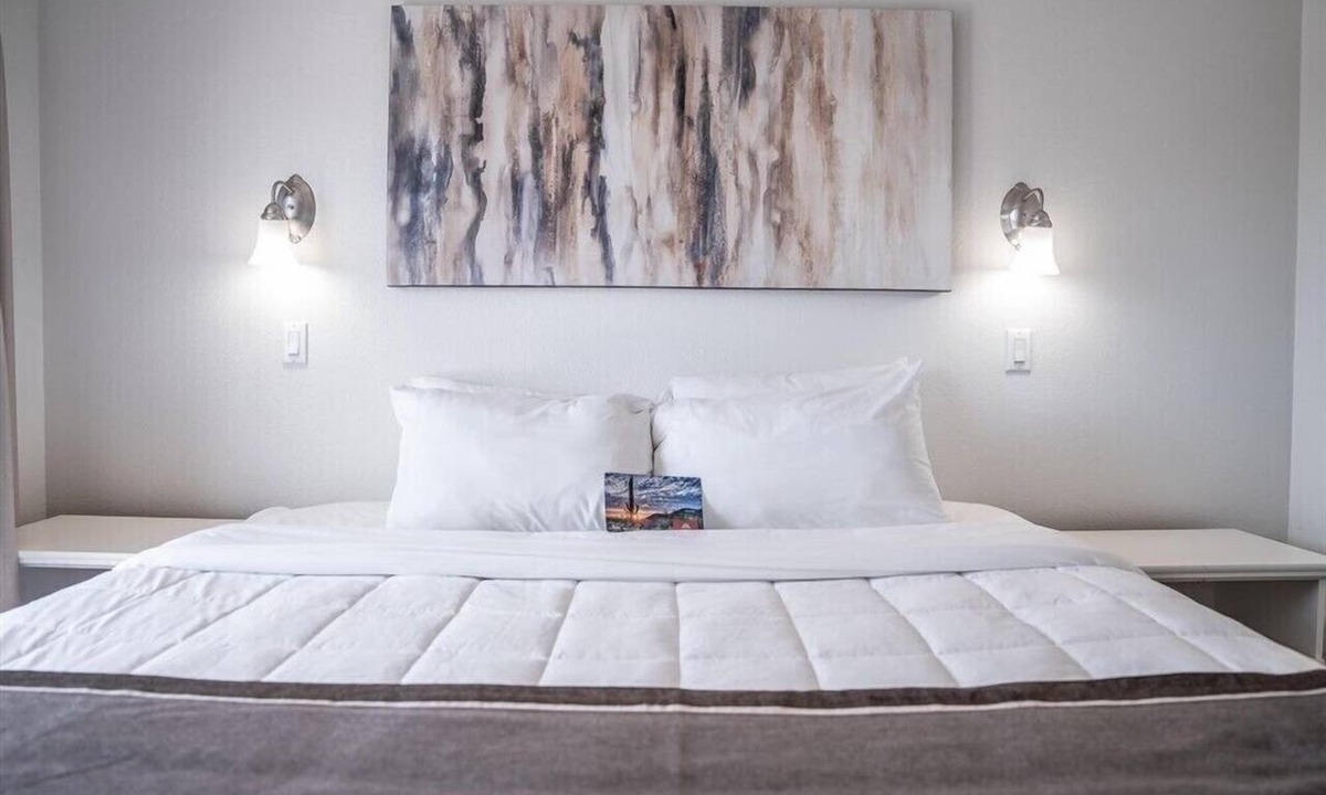 New Papago Parkway Apartment | 206 Stylish & Comfortable Desert Retreat in Scottsdale's Best Location