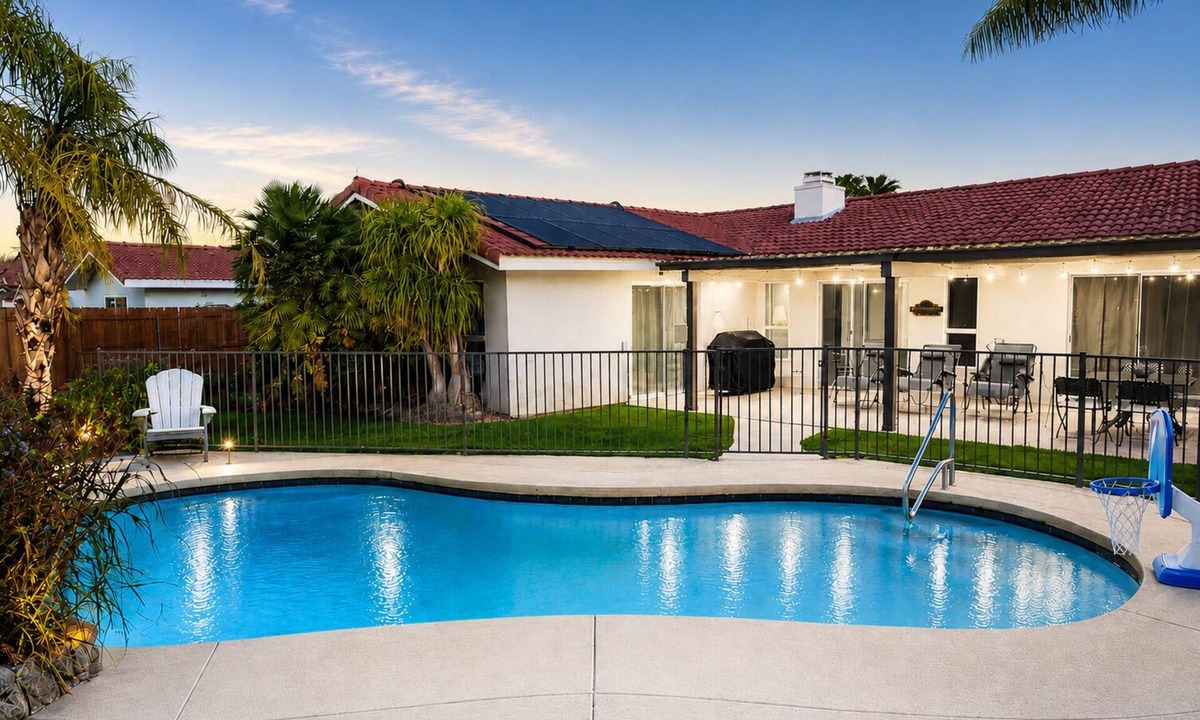 Bermuda Dunes House | 25% Off July! Great 4 Families -Pool & Pool Table*
