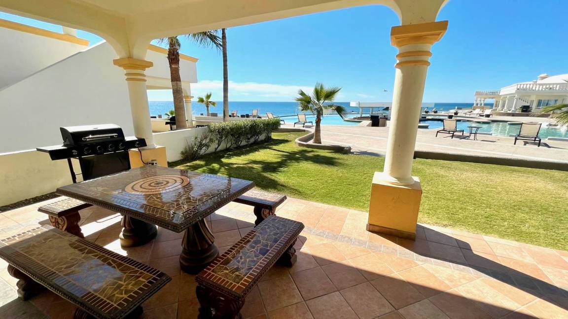 Sandy Beach Villa | 251 m² Villa ∙ 4 bedrooms ∙ 12 guests