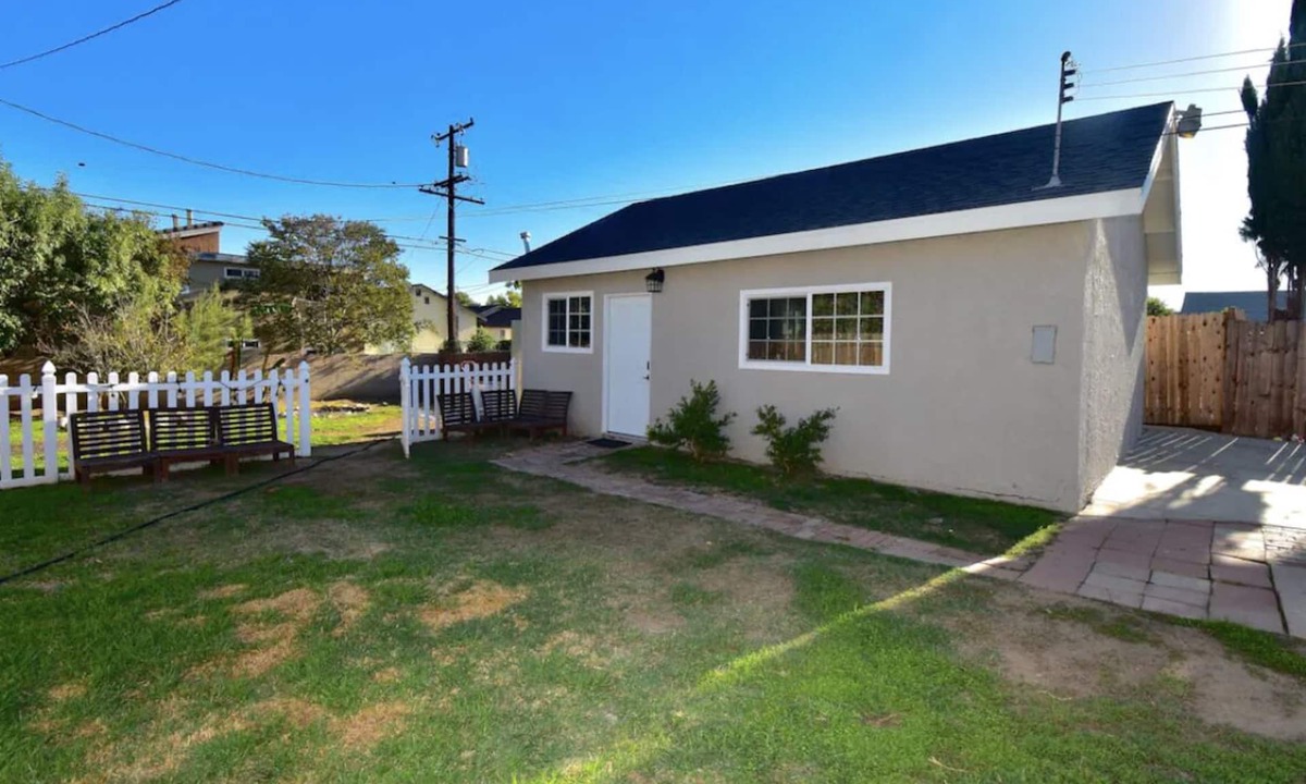 East Whittier House | 2BD~1BA near Freeways and Biola University ~15 min Drive to Disneyland
