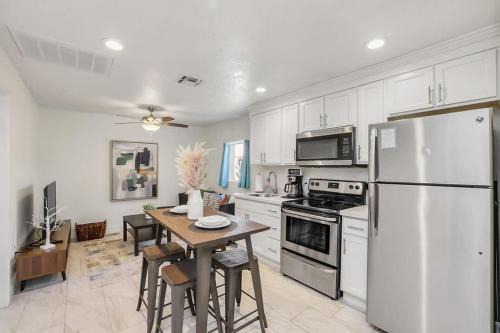 Coronado House | 2BR Desert Retreat Central Phoenix Monthly Rental