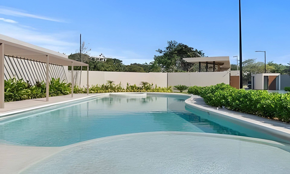 Las Mojoneras Apartment | 2BR Pool King Bed Parking