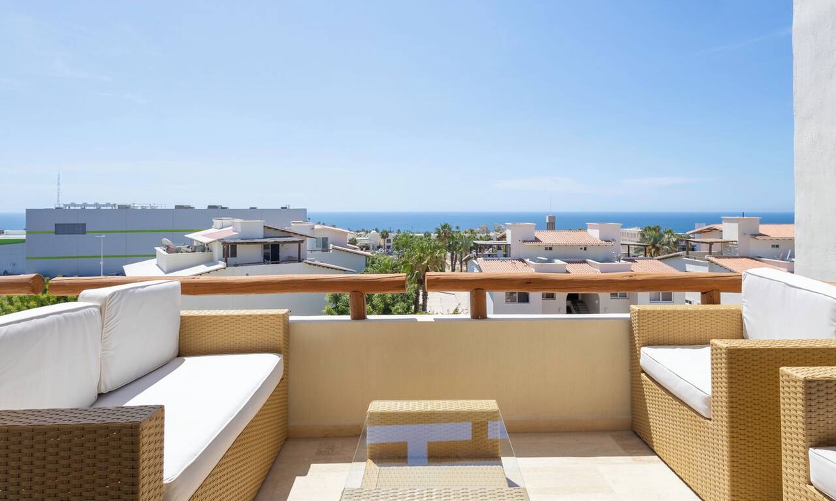 Cabo San Lucas Condo | 3-bedroom condo in charming Cabo San Lucas with AC, WiFi, fitness room