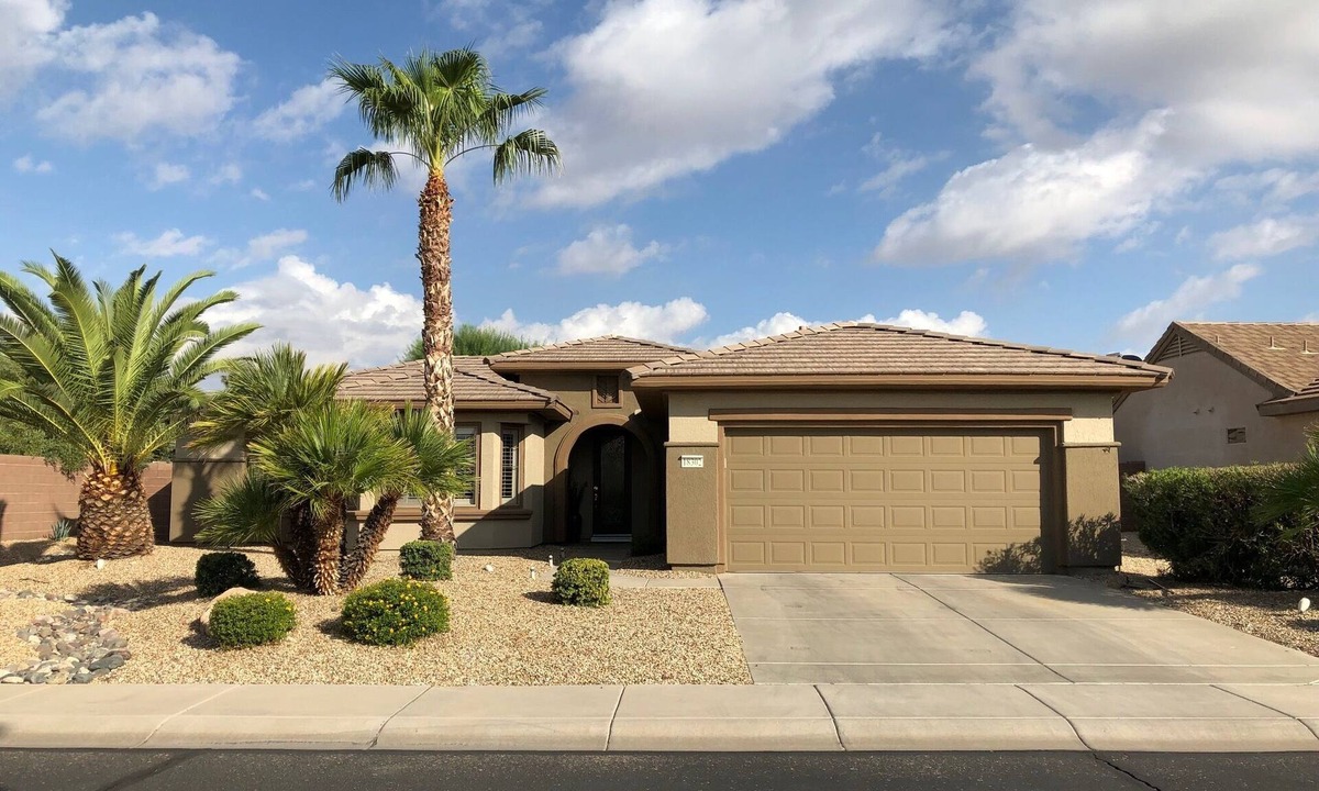 Surprise House | 3 Bedroom Rancher in Resort community of Sun City Grand w/pool and private yard