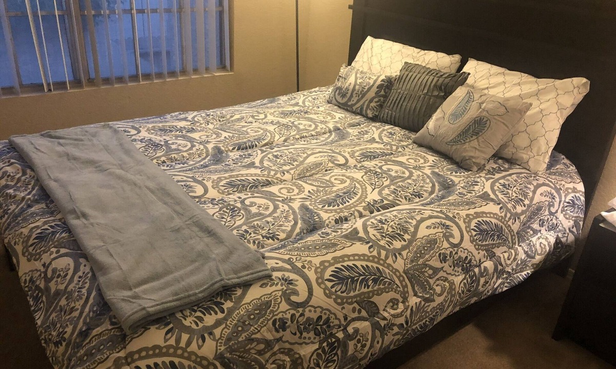 Villa De Paz Condo | 3 bedrooms & 2 full bath close to westgate in Glendale