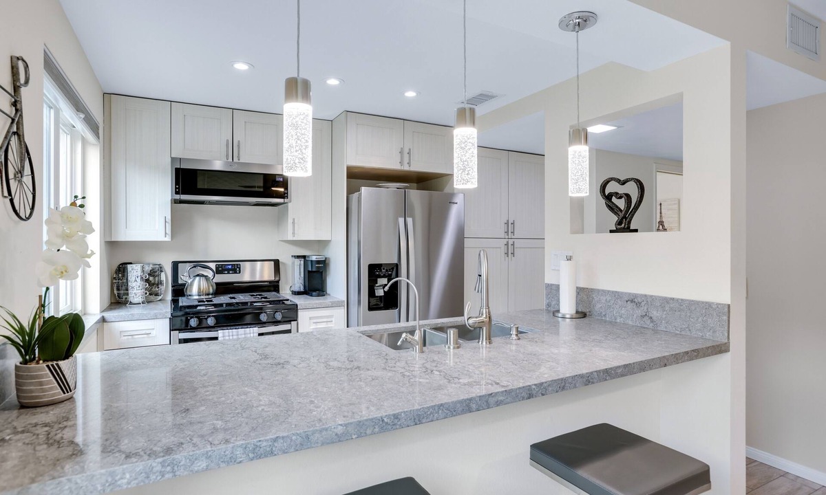 Racquet Club Estates Condo | 3 BR Palm Springs Condo. Pool, Hot Tub. Palm Springs Art District.