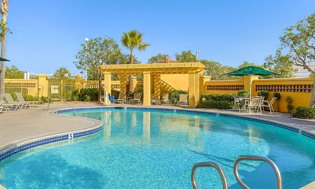 Guasti Hotel | 3 x 2 Double Beds at La Quinta Inn & Suites by Wyndham Ontario Airport