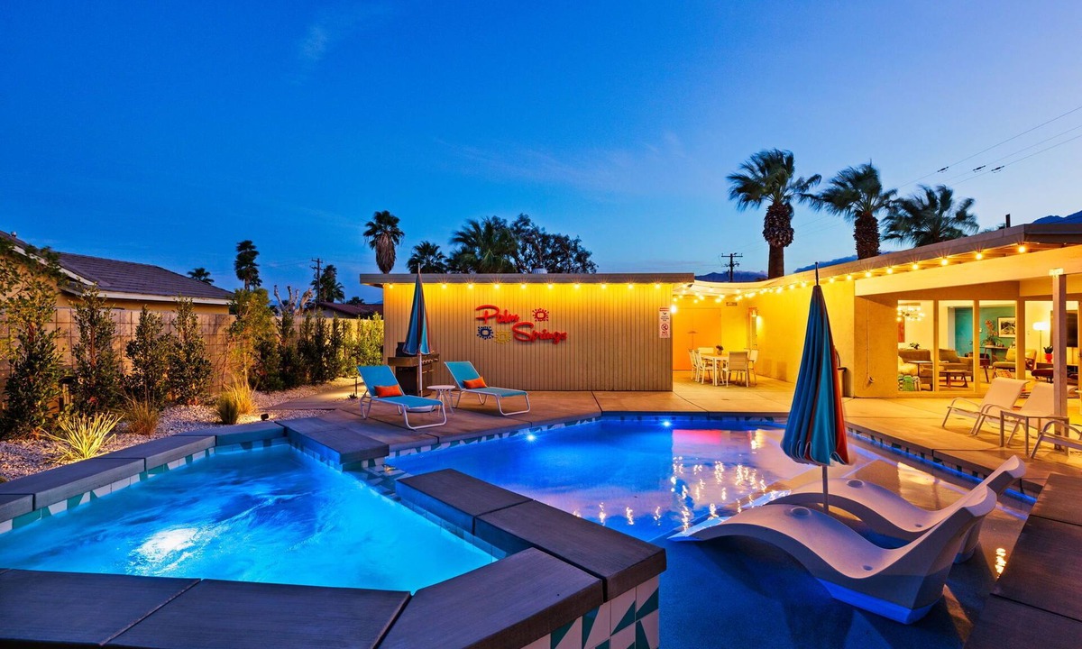 Desert Park Estates House | 30+ Stay! Perfect Family Getaway! W/Pool, Jacuzzi & Fire Pit