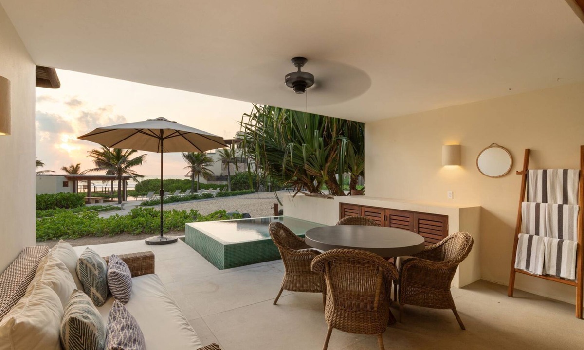 Dario Galeana Villa | 3BR Family Beach Villa I Oceanfront View