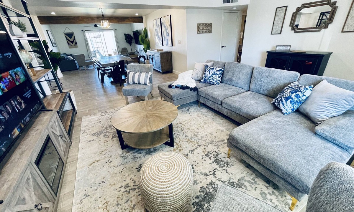 Paradise Valley Village House | 4bd/3ba - 2 suites N Phx putting green large yard