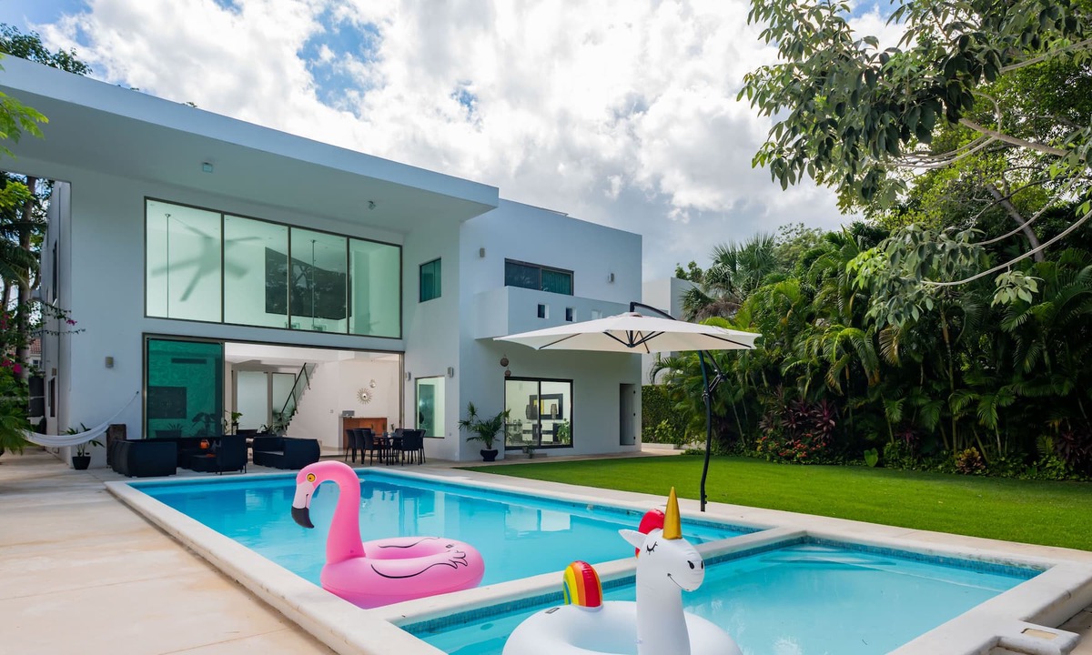 Alfredo V. Bonfil Villa | 4BR Family & Cozy villa with private Pool in Cancun