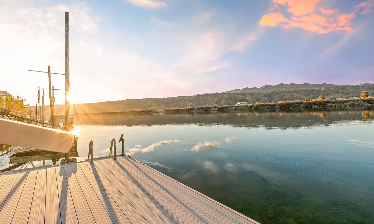 Holiday Shores House | 5 BDR Riverfront Home Escape in Bullhead City-Laughlin