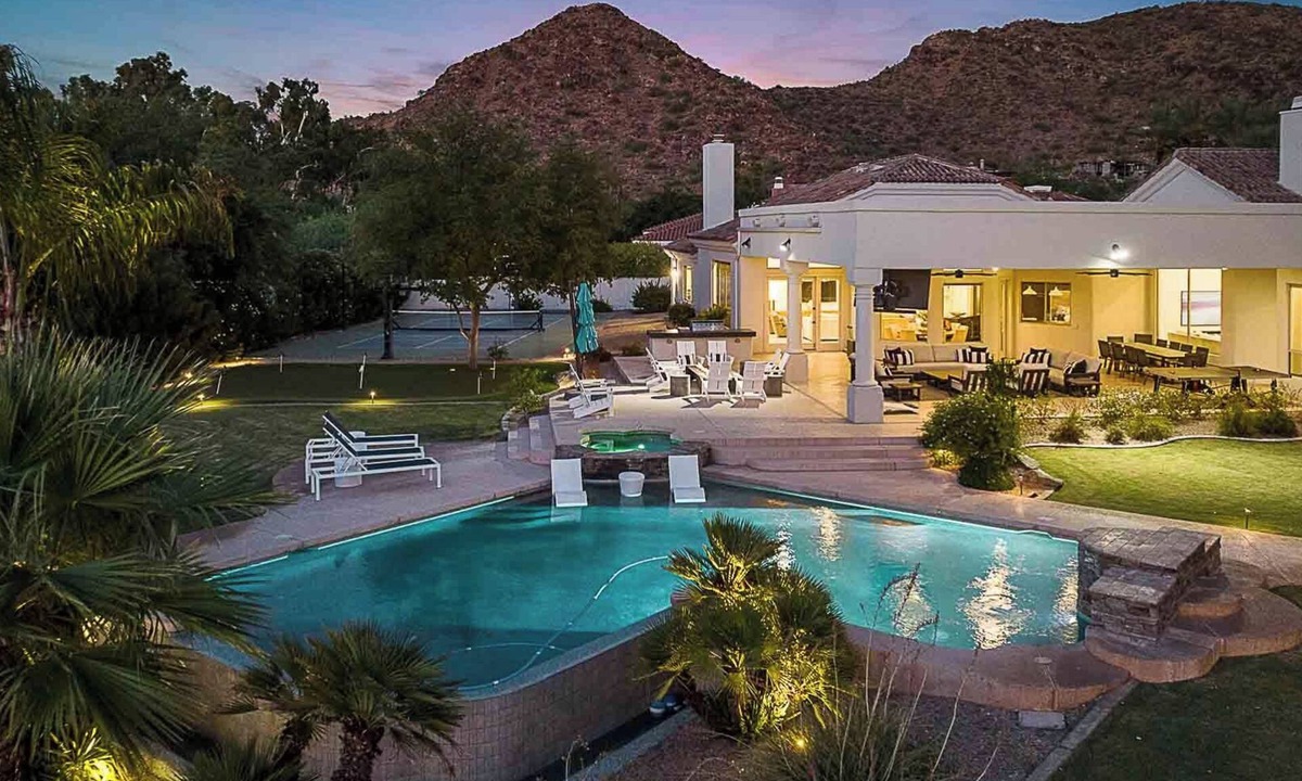 Paradise Valley House | 6BR Luxury Manor Retreat - Heated Pool, Spa, Pickleball, Basketball & Casita