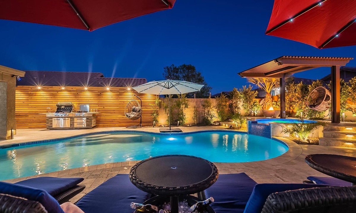 Phoenix House | 7BR/4BATH Escape w/HEATED Pool, Billiards, Arcade Room, Hot Tub & Mini Golf