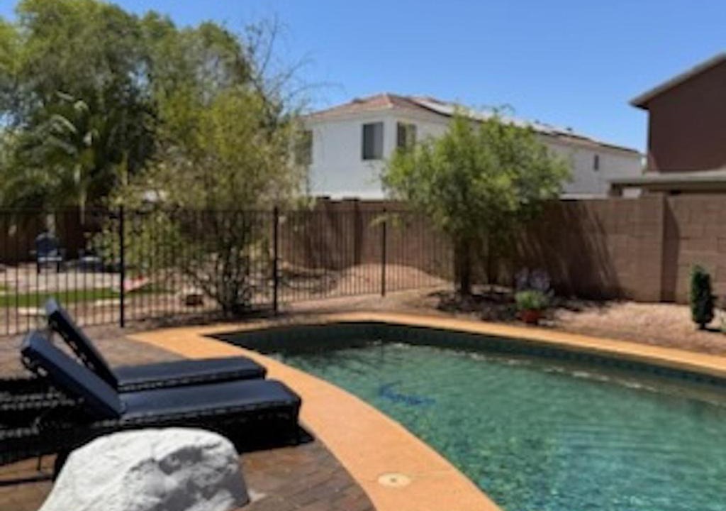 Canyon Trails House | 7BR Sleeps 16 plus POOL Games BBQ Family Friends Corporate Teams RETREAT