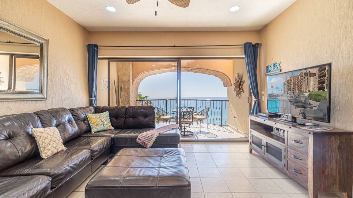 Sandy Beach Condo | 81 m² Condo ∙ 1 bedroom ∙ 4 guests