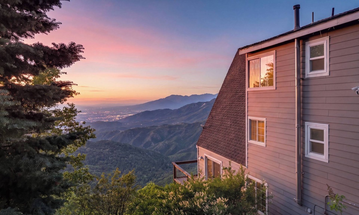 Running Springs Cabin | A-Frame in the Sky - RIM of the World Views! Sauna & Spa