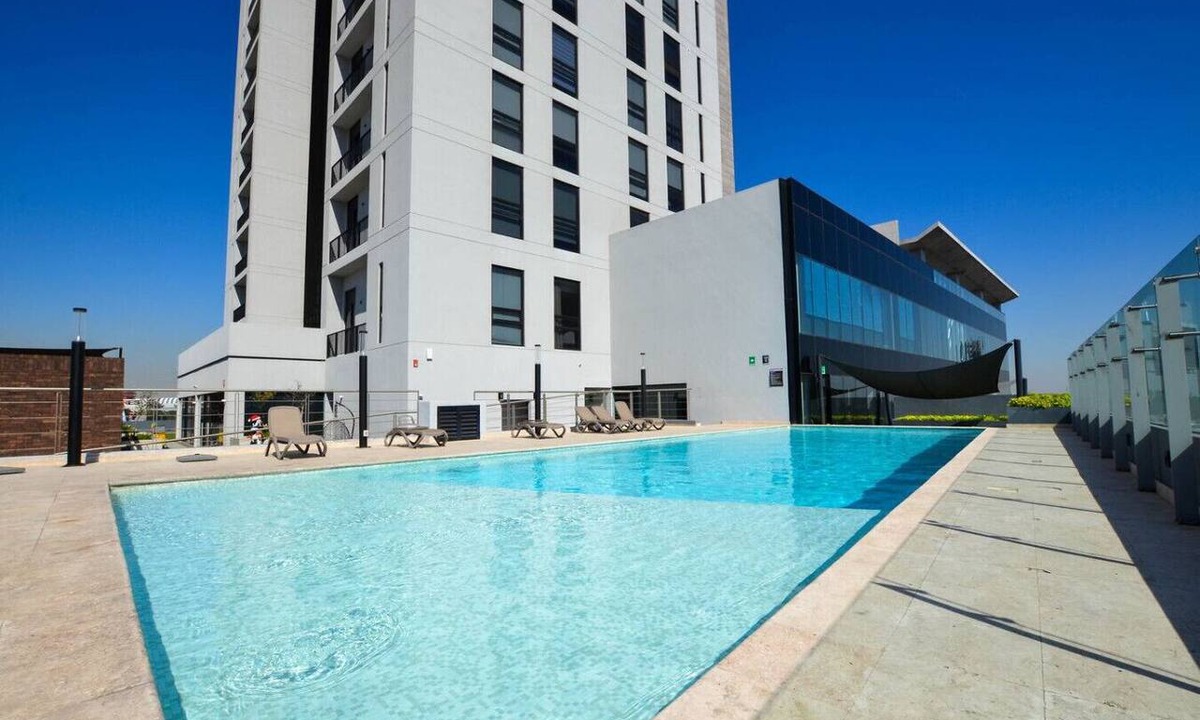 Monterrey Apartment | ¡A pasos de Fundidora! Pool, Gym & Parking 6ppl