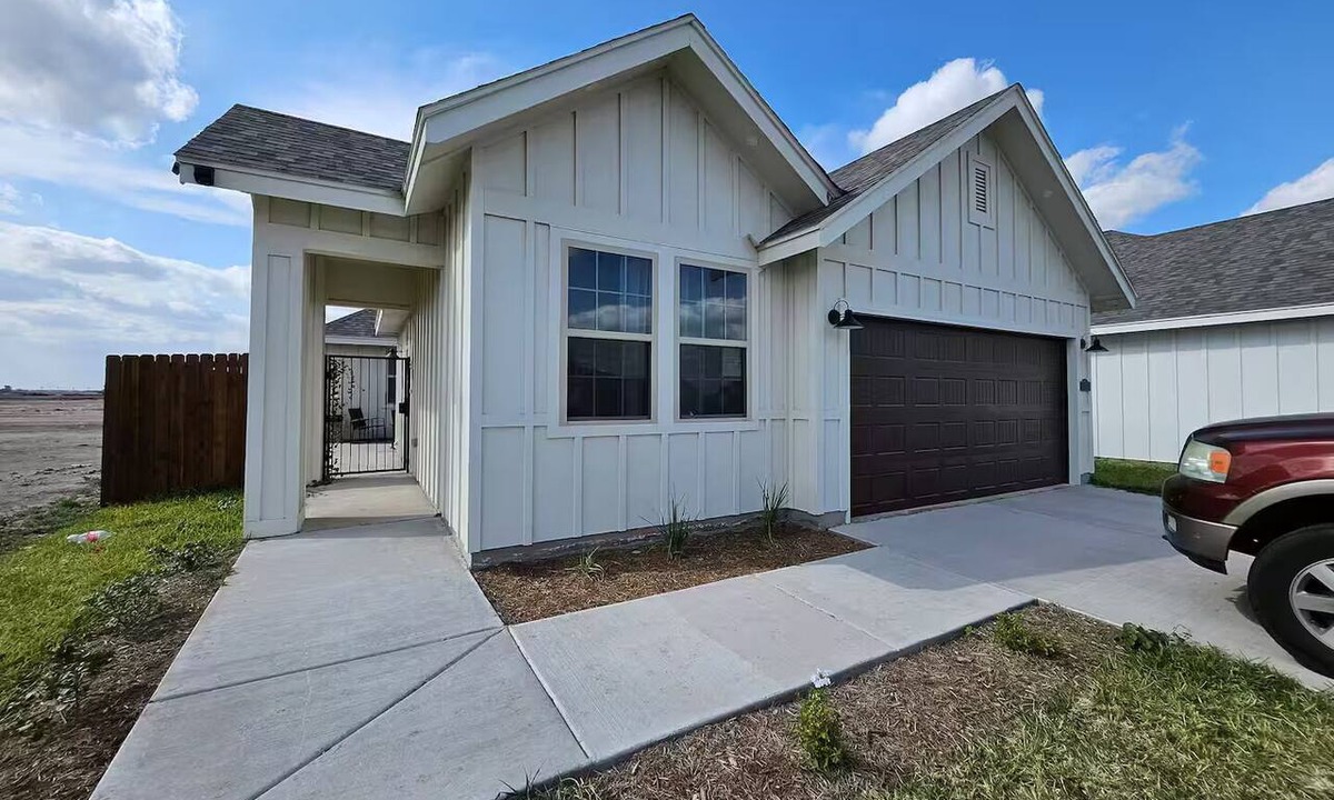 Edinburg House | A touch of Modern