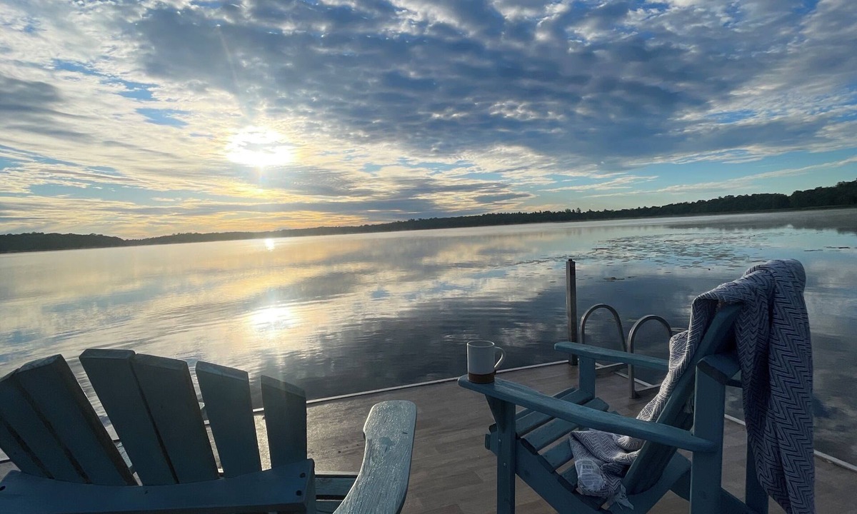 Menahga Cabin | Adorable Lakeside Cabin w/Private Sandy Beach to Enjoy the Sunrise