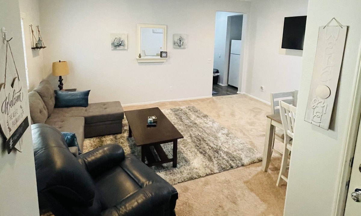 Mira Loma House | Adorable Nautical Inland Empire-Guest House