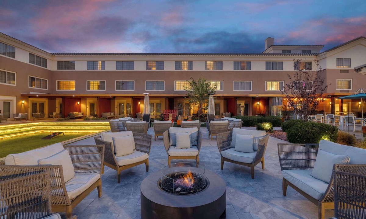 Edwards Business Park Hotel | Aiden by Best Western Scottsdale North