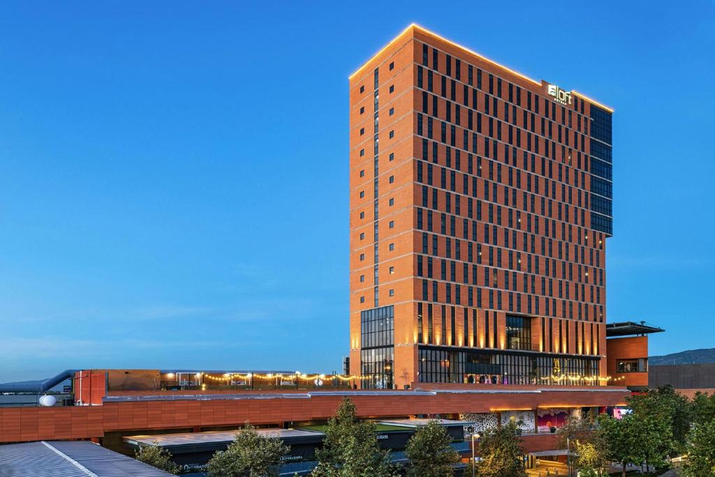 Los Gavilanes Hotel | Aloft by Marriott Guadalajara Sur