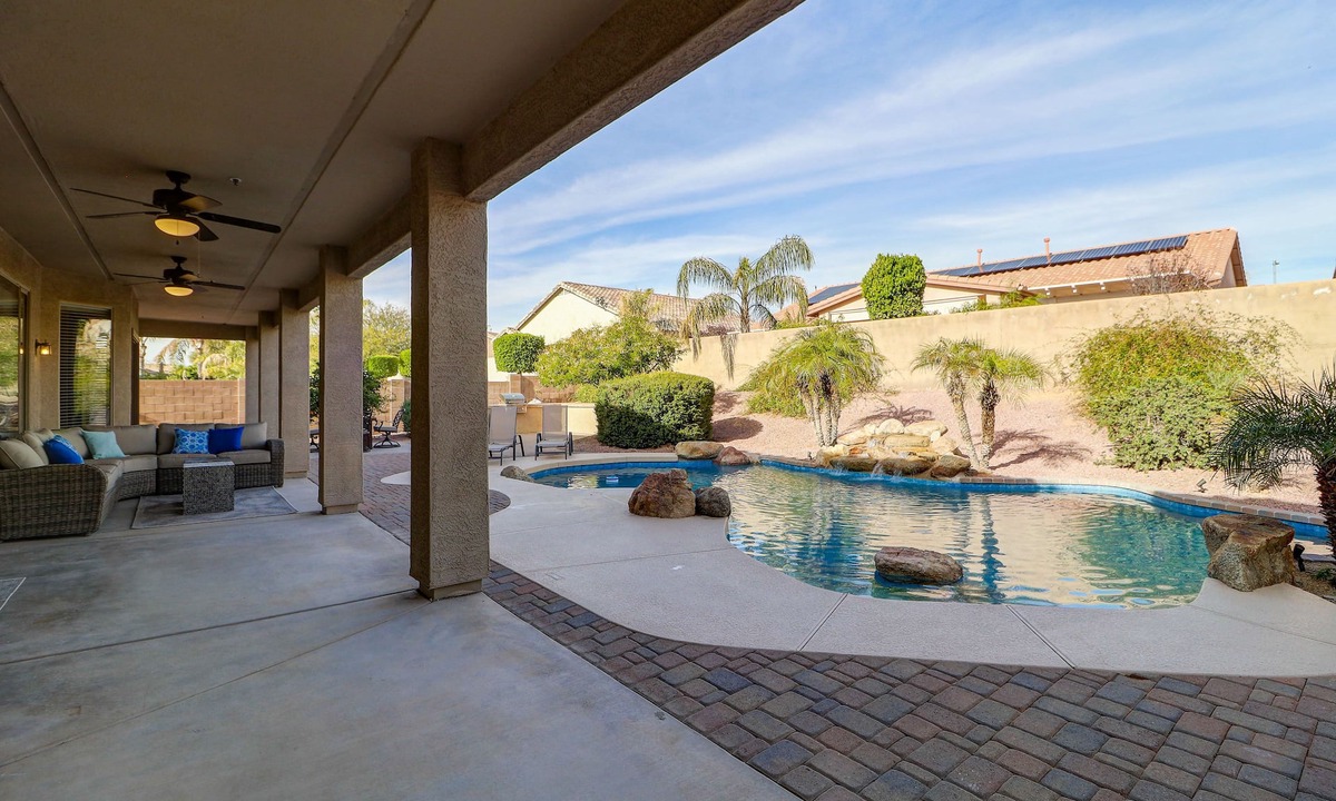 Terramar House | AMAZING home Close to Stadiums! HEATED Pool! SPACE for the whole Family!