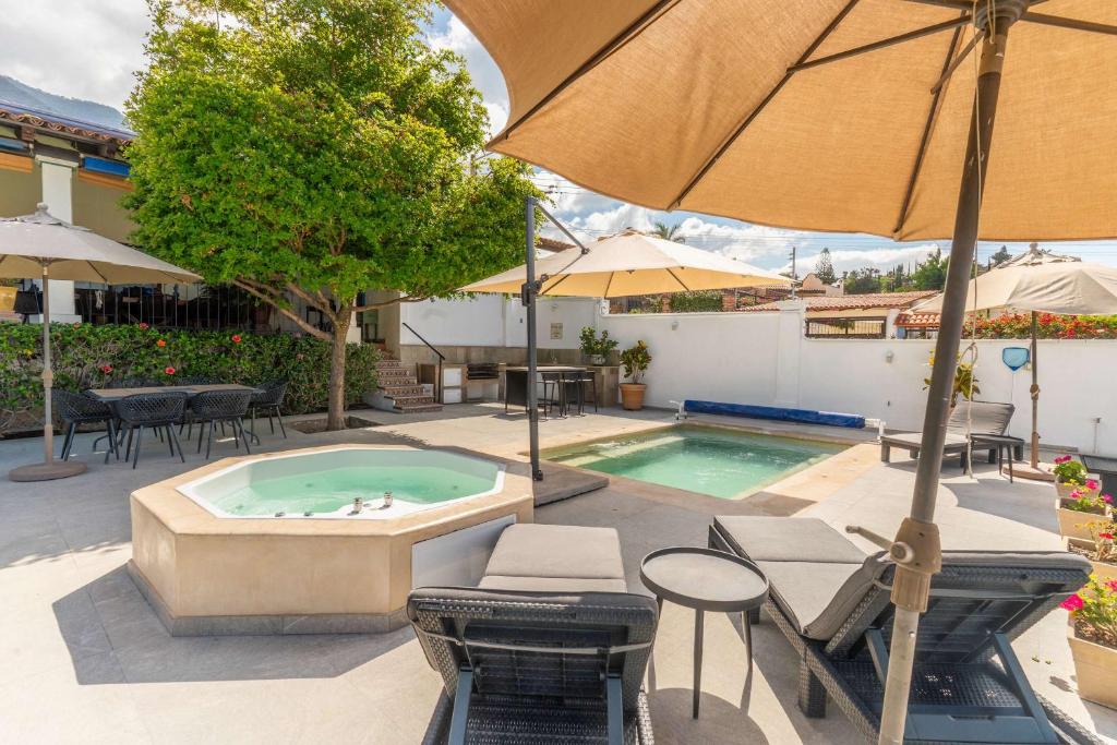 Raquet Club House | ANANA Casa de los Sueños - Villa with Thermal Water and Views