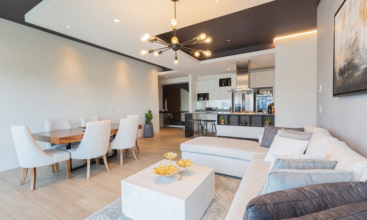 Financial District Apartment | Andares City Views Apt- Shopping & Lifestyle